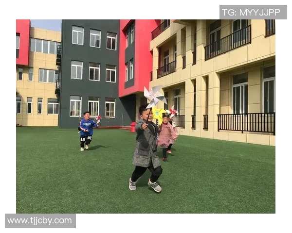 技惊四座!拉松反击直面篮筐 腾空暴起秀大风车灌篮 技惊四座!拉松反击直面篮筐 腾空暴起秀大风车灌篮